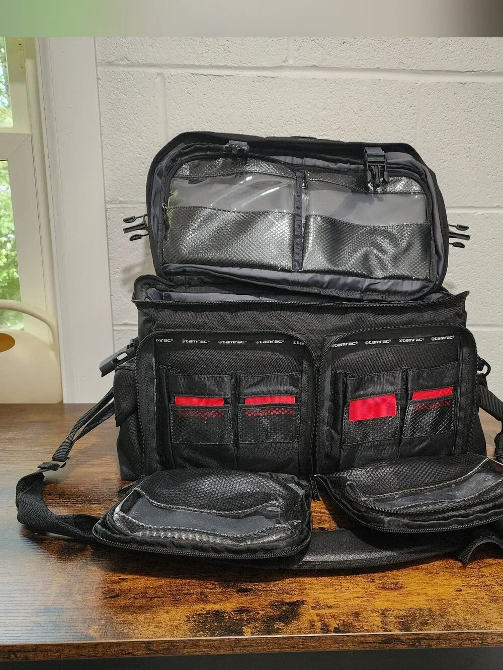 Tamrac pro12 black
